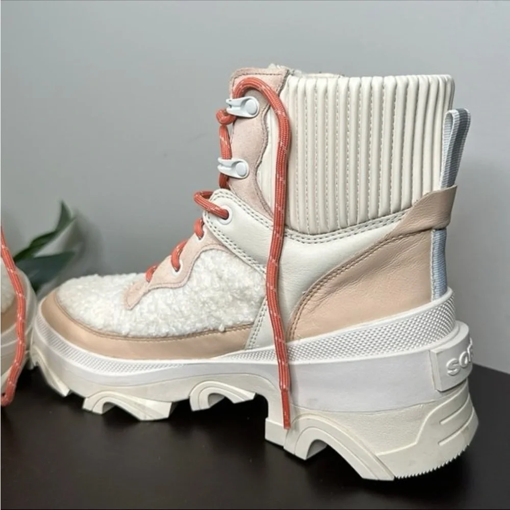 Sorel Brex Boot Cozy Lace in Nova Sand / Sea Salt - Picture 8 of 9
